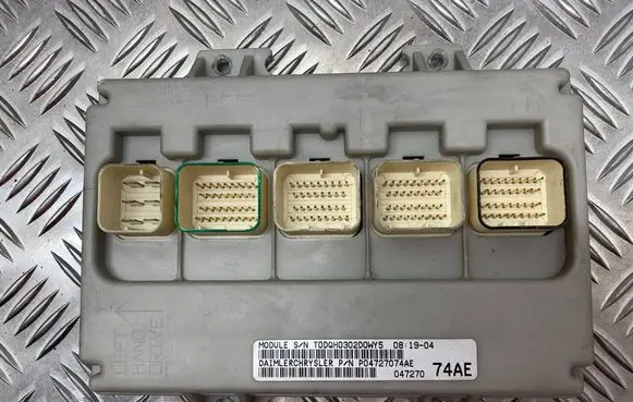 Chrysler Voyager Comfort/convenience module 04727074AE P04727074AE