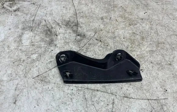 Volkswagen PASSAT B6 Front bumper mounting bracket 3C0807506