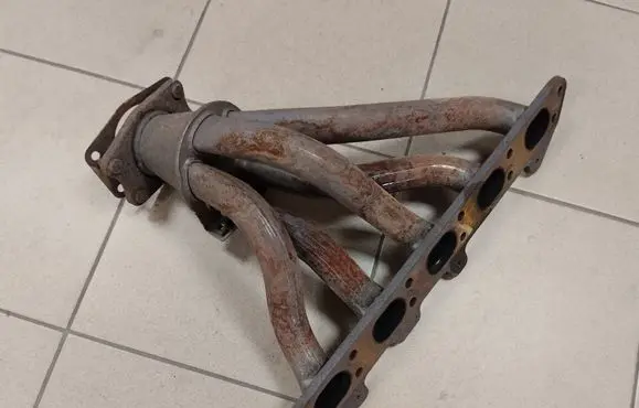 Volvo C30 Exhaust manifold