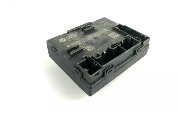 Volkswagen PASSAT B8 Door control unit/module 8T0959792Q