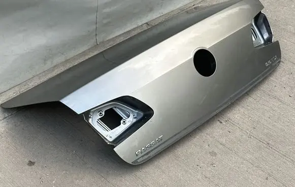 Volkswagen PASSAT B7 Tailgate/trunk/boot lid 3AE827159