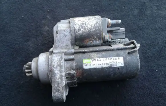 Skoda Fabia Mk2 (5J) Starter motor 02T911023S