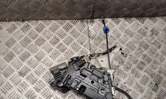 Volkswagen PASSAT CC Rear door lock 5N0839015C