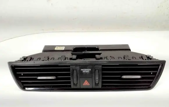 Skoda Rapid (NH) Dashboard air vent grill cover trim 5JA820951A