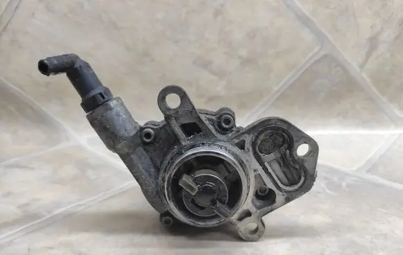 Peugeot 206 Vacuum pump D1431B1204K