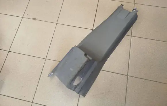 Mercedes-Benz Vito Viano W639 (B) pillar trim (bottom) 