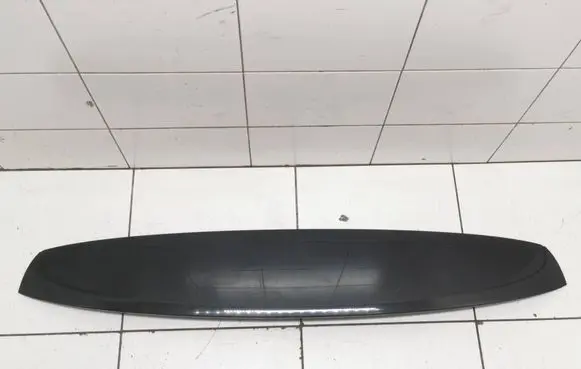 Tailgate/trunk spoiler