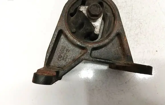 Jeep Cherokee Engine mount bracket 201ae