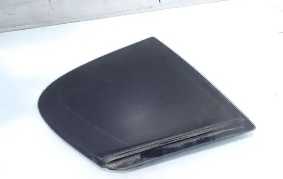 BMW 1 E81 E87 Rear vent window glass AS2