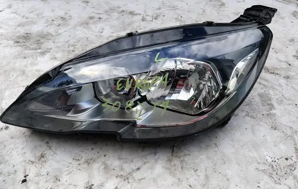 Peugeot 308 Headlight/headlamp 9677523080