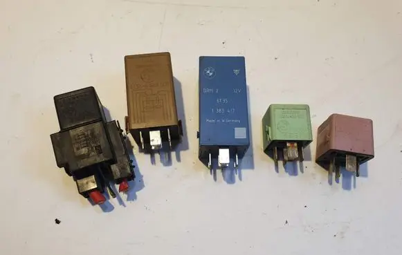 BMW 5 E39 Other relay 1383417 61368384505