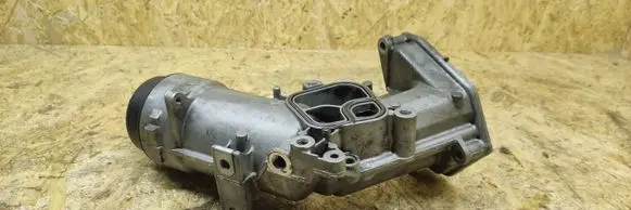 BMW 1 E81 E87 Oil filter cover 7787072