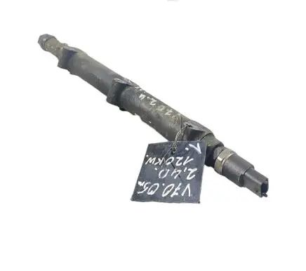 Volvo V70 Fuel main line pipe 8658252 002386L1 0445215010