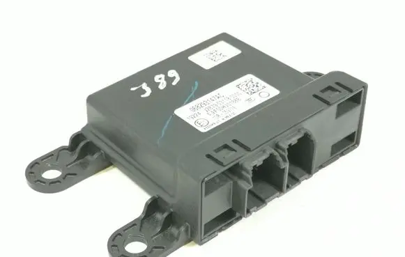 Chrysler Pacifica Gateway control module 068293147AC