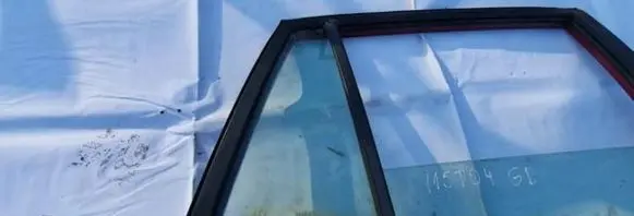 Toyota RAV 4 (XA20) Rear vent window glass 