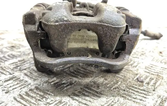 Opel Insignia B Rear brake caliper