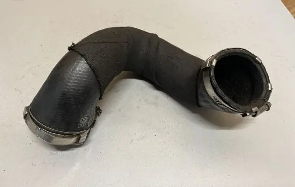 Audi A6 S6 C6 4F Engine coolant pipe/hose 4F0145737C