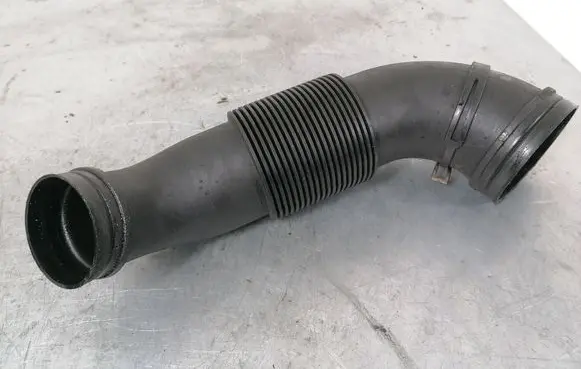 Audi Q7 4L Air intake duct part 7L6129627F
