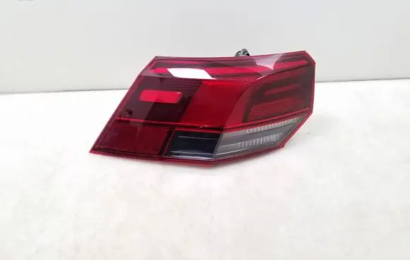 Volkswagen Golf VIII Rear/tail lights 5H0945095C