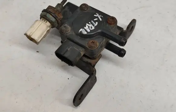 Nissan X-Trail T30 Air pressure sensor 1049901121 12G16