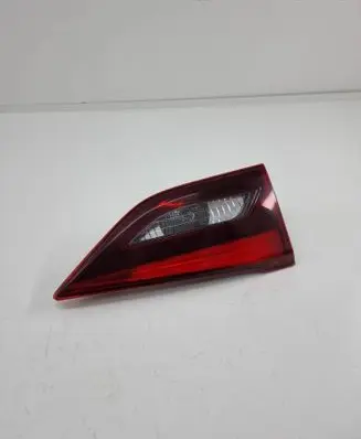 Toyota Avensis T270 Tailgate rear/tail lights