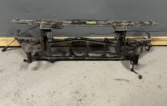 BMW 5 E39 Radiator support slam panel 6910464 650109