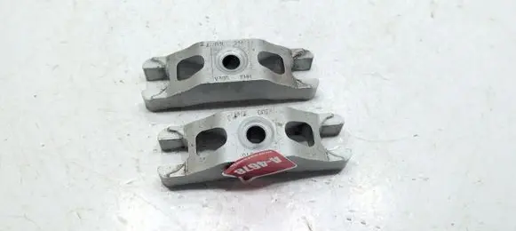 Volkswagen Jetta VI Fuel Injector clamp holder 03L216