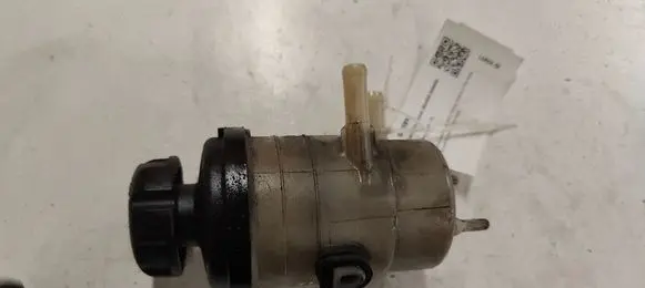KIA Sorento Power steering fluid tank/reservoir