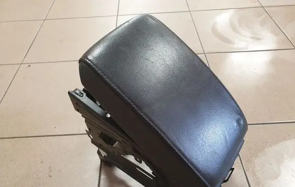 Skoda Octavia Mk2 (1Z) Armrest 1Z0864207A