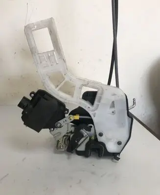 KIA Sportage Rear door lock 814101F010