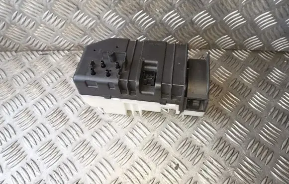 Mercedes-Benz E W211 Central locking vacuum pump 0132006397 A0008002748 A0008002848