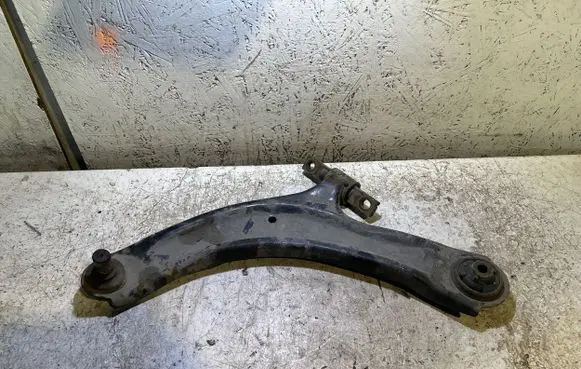Nissan X-Trail T31 Front lower control arm/wishbone