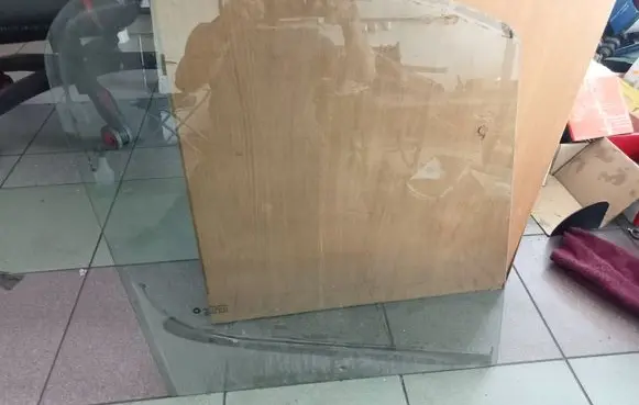 Renault Trafic II (X83) Front door window glass four-door DOT24AS2M68 43R00048