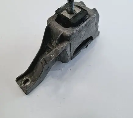 Mini One - Cooper Clubman R55 Engine mount bracket 6779805