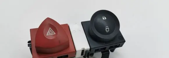 Renault Megane II Hazard light switch 8200095493 8200109723 88040001