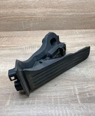 Volkswagen Golf V Accelerator throttle pedal 1K1721503L 6PV008600 WITHPLUG