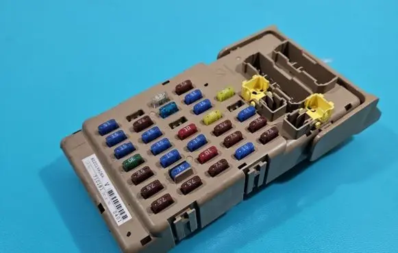 Subaru Tribeca Fuse box set 82201XA06A IMPRK1399410