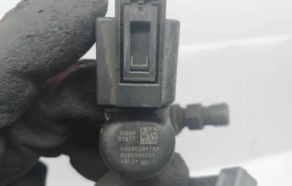 Renault Scenic II - Grand scenic II Fuel injector 8200380253