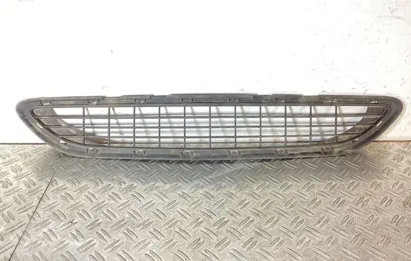 Mercedes-Benz C W203 Front bumper lower grill A2038853023