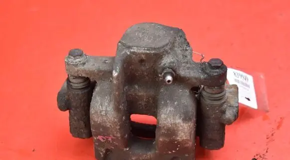 Toyota Corolla Verso E110 Rear brake caliper