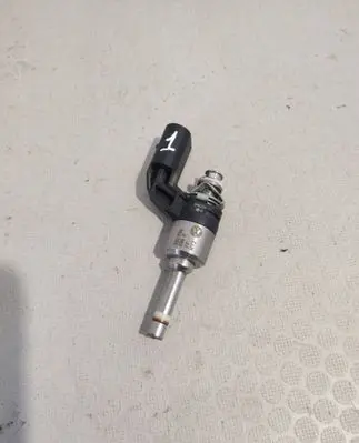 Volkswagen Golf VI Fuel injector 03C906036F