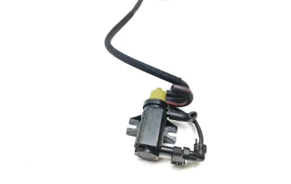 Mercedes-Benz E W212 Vacuum valve A0071531428 70078203 T01138