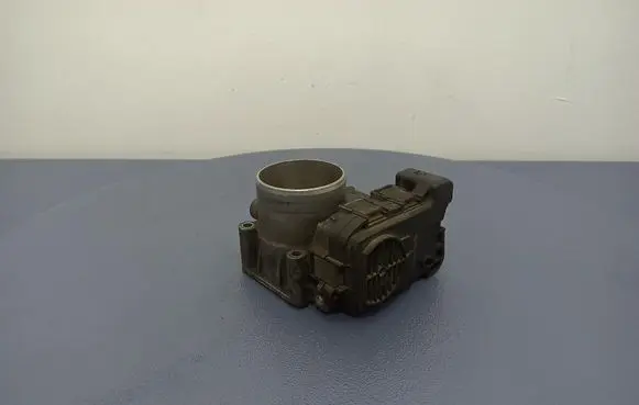 Volkswagen PASSAT B5.5 Throttle body valve 03C133062A