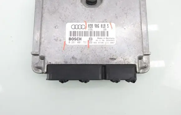 Audi A4 S4 B5 8D Engine control unit/module 0281001721 038906018S