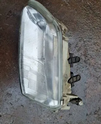 Renault Laguna I Headlight/headlamp