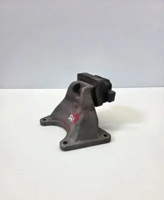 BMW 5 E60 E61 Engine mounting bracket 6776667 13807410