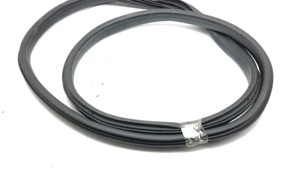 Jeep Avenger Rear door rubber seal (on body) 