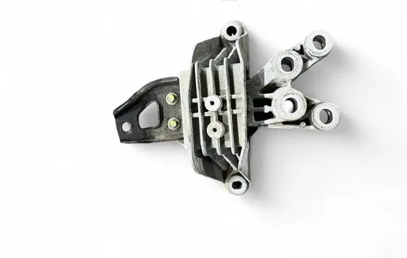 Chrysler Pacifica Engine mount bracket P68224746AC D026211516
