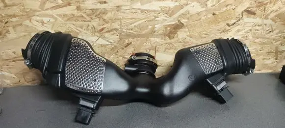 Mercedes-Benz E W211 Turbo air intake inlet pipe/hose 6420908237