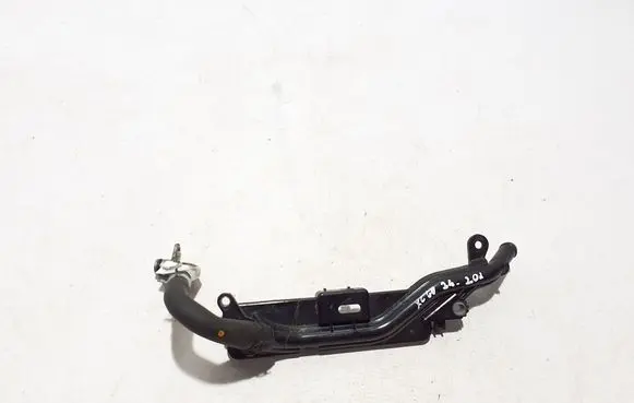 Engine coolant pipe/hose